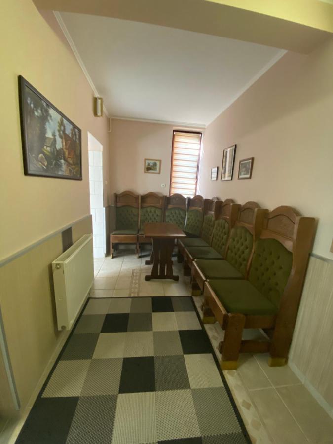Feher Hattyu Panzio Oroshaza Luaran gambar